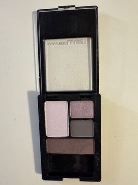 Maybelline Expert Wear Soft Pink Lavendar Smoke Eyeshadow Quartet